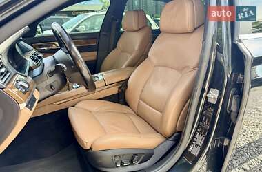 Седан BMW 7 Series 2011 в 