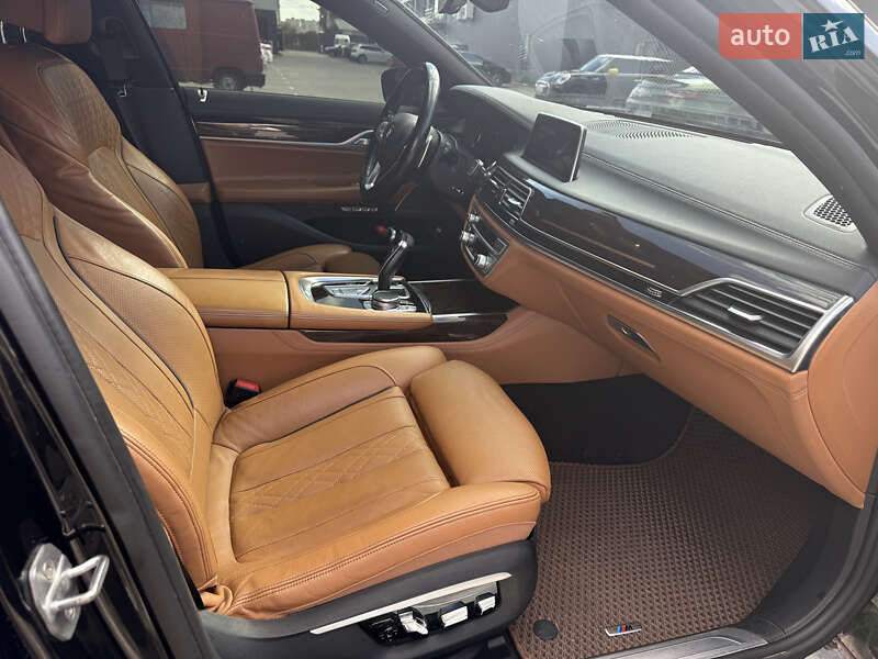 Седан BMW 7 Series 2015 в Хмельницькому