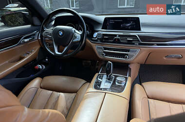 Седан BMW 7 Series 2015 в Хмельницком