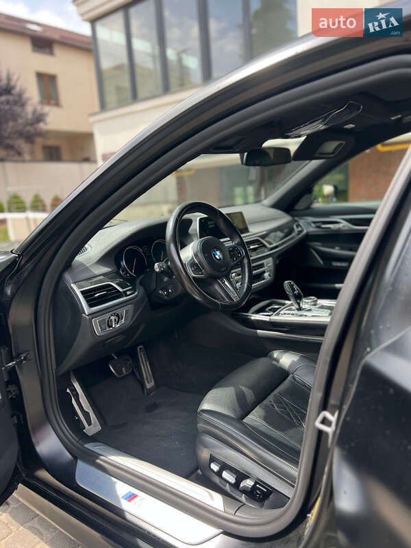 Седан BMW 7 Series 2017 в Львові