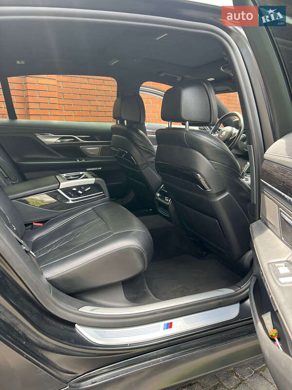 Седан BMW 7 Series 2017 в Львові