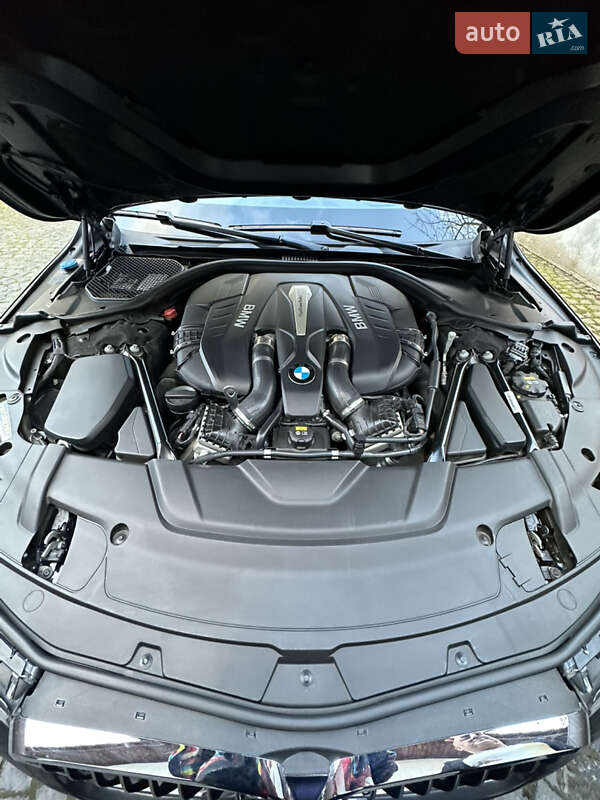 Седан BMW 7 Series 2017 в Львові