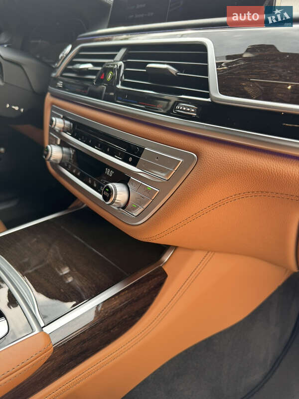 Седан BMW 7 Series 2022 в Мукачево фото 95 Седан BMW 7 Series 2022 в Мукачево