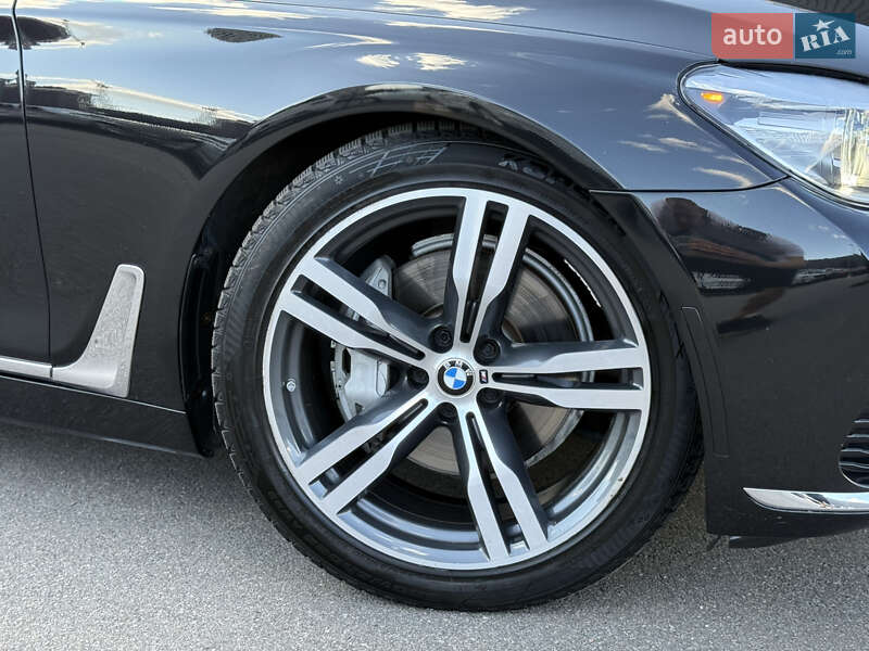 Седан BMW 7 Series 2016 в Киеве