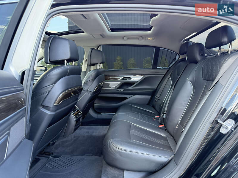 Седан BMW 7 Series 2016 в Киеве