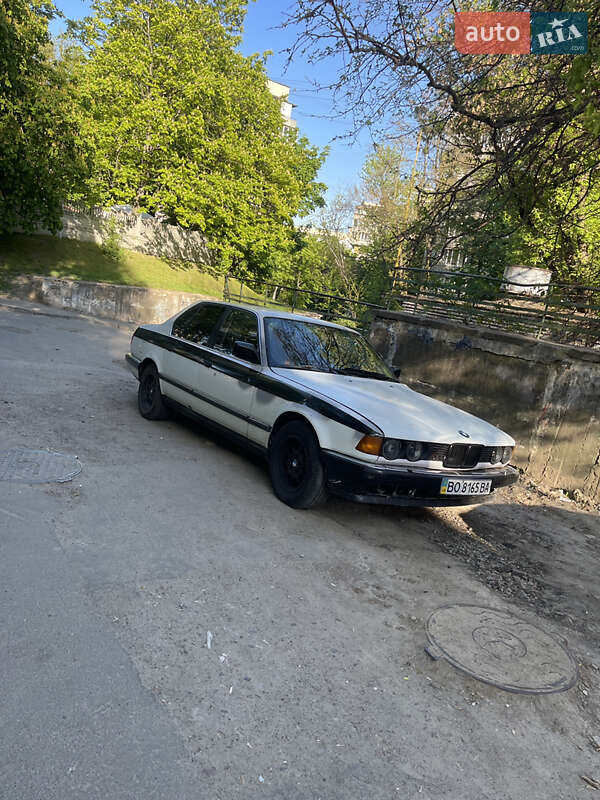 Седан BMW 7 Series 1988 в Києві