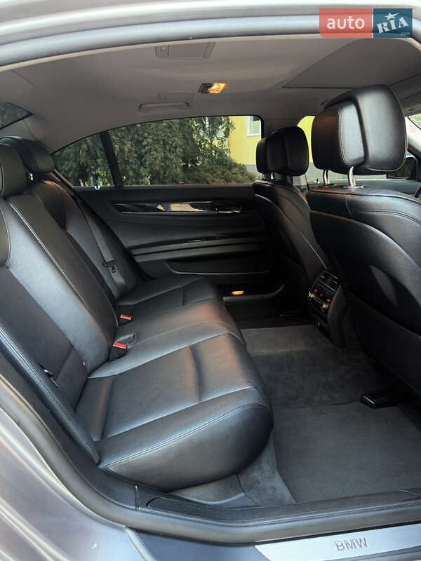 Седан BMW 7 Series 2013 в Сумах