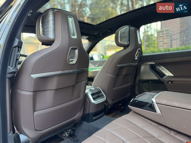 Седан BMW 7 Series 2024 в Киеве фото 25 Седан BMW 7 Series 2024 в Киеве