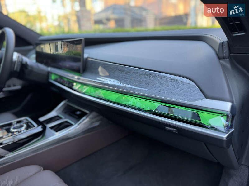 Седан BMW 7 Series 2024 в Киеве фото 29 Седан BMW 7 Series 2024 в Киеве