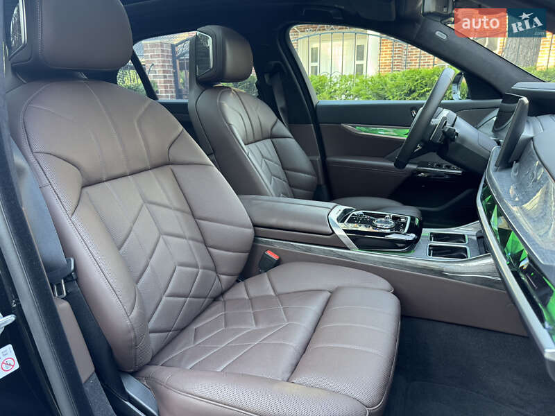 Седан BMW 7 Series 2024 в Киеве фото 30 Седан BMW 7 Series 2024 в Киеве