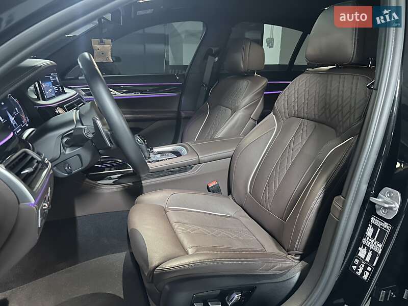 Седан BMW 7 Series 2022 в Дніпрі