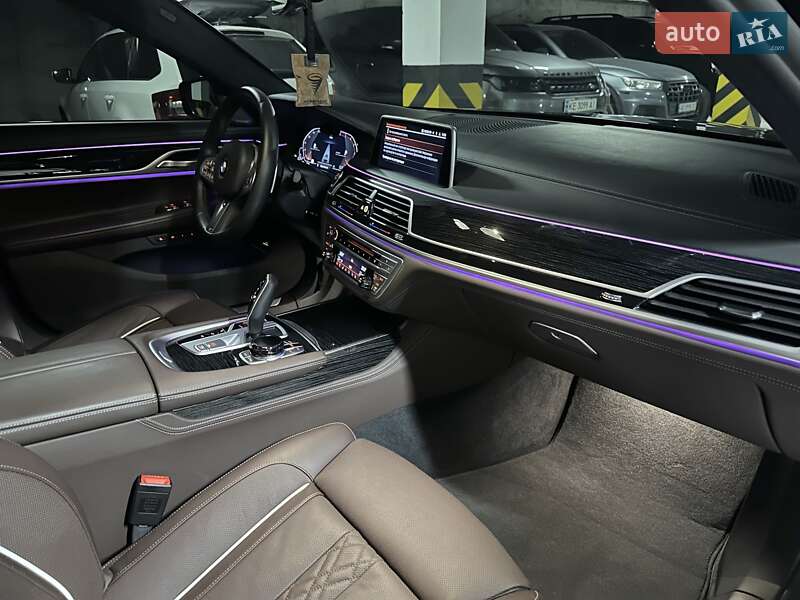 Седан BMW 7 Series 2022 в Дніпрі