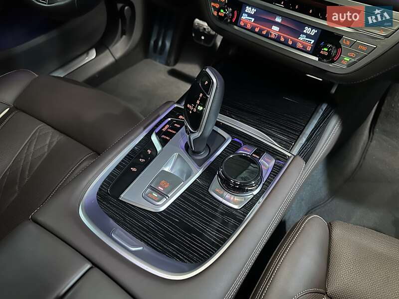 Седан BMW 7 Series 2022 в Дніпрі