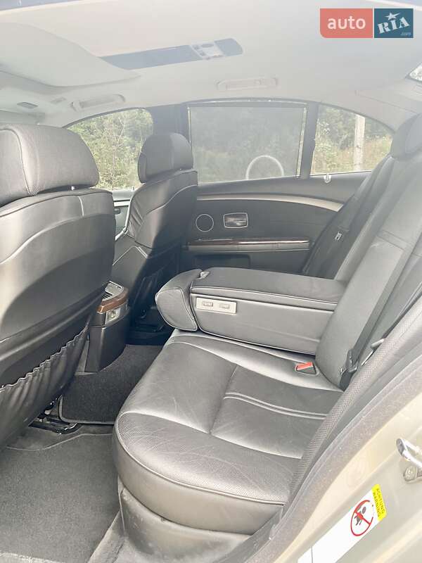 Седан BMW 7 Series 2002 в Черкасах