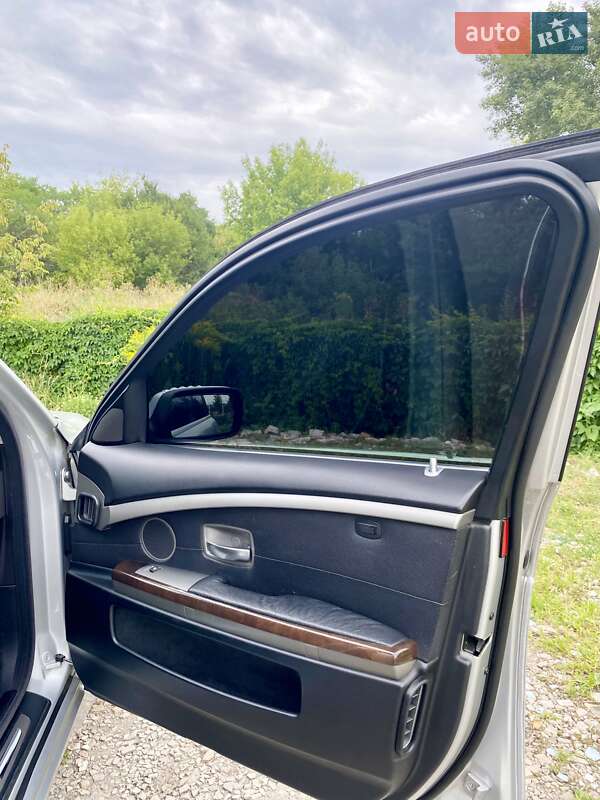Седан BMW 7 Series 2002 в Черкасах