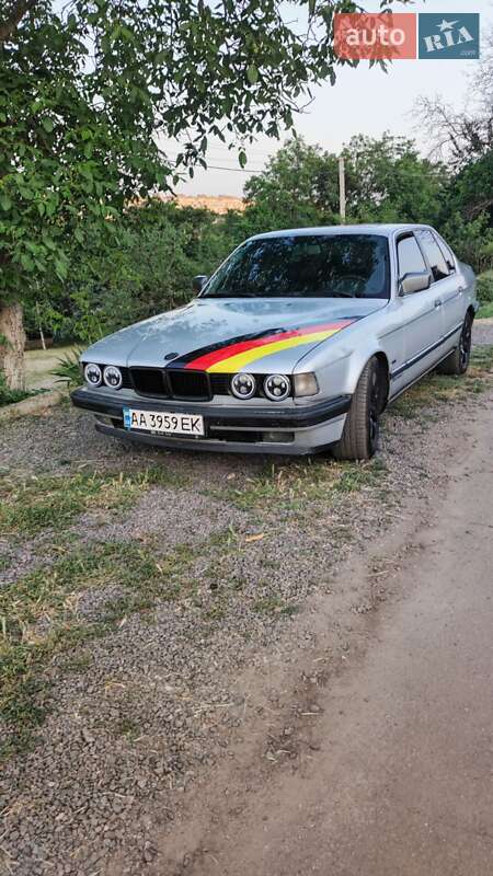 Седан BMW 7 Series 1993 в Кривом Роге