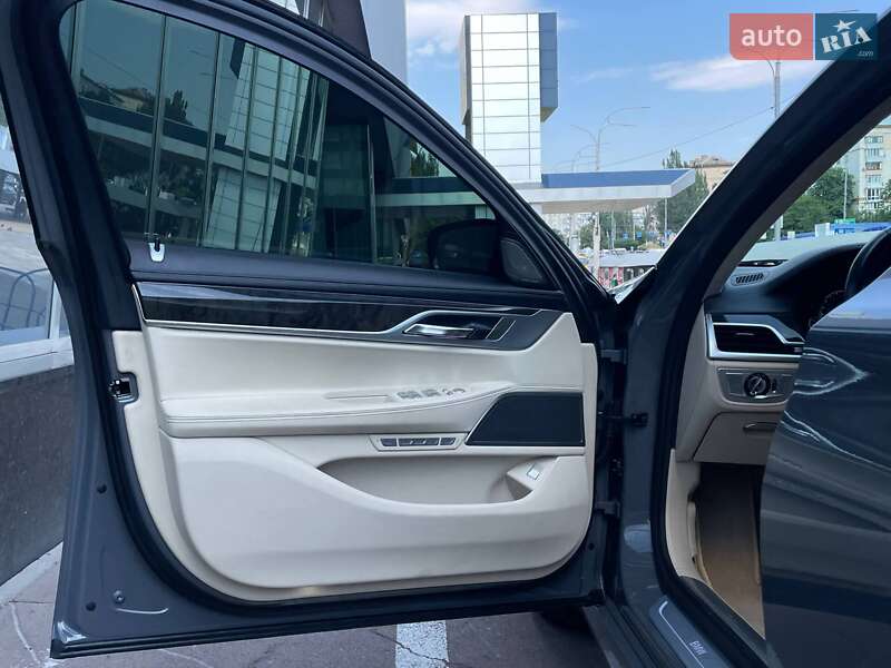 Седан BMW 7 Series 2017 в Києві
