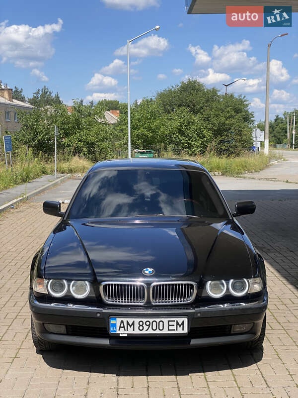 BMW 7 Series 1999