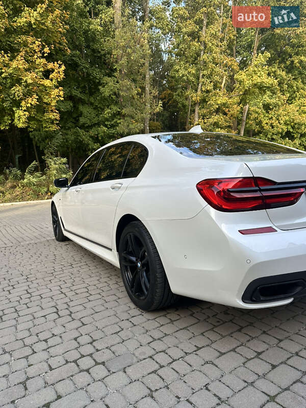 Седан BMW 7 Series 2017 в Львові