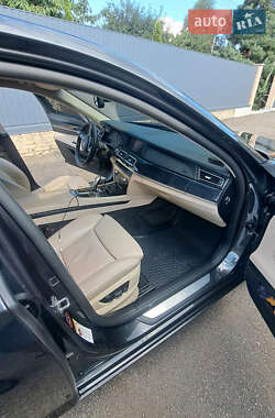Седан BMW 7 Series 2009 в 