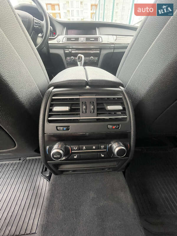 Седан BMW 7 Series 2015 в Львові