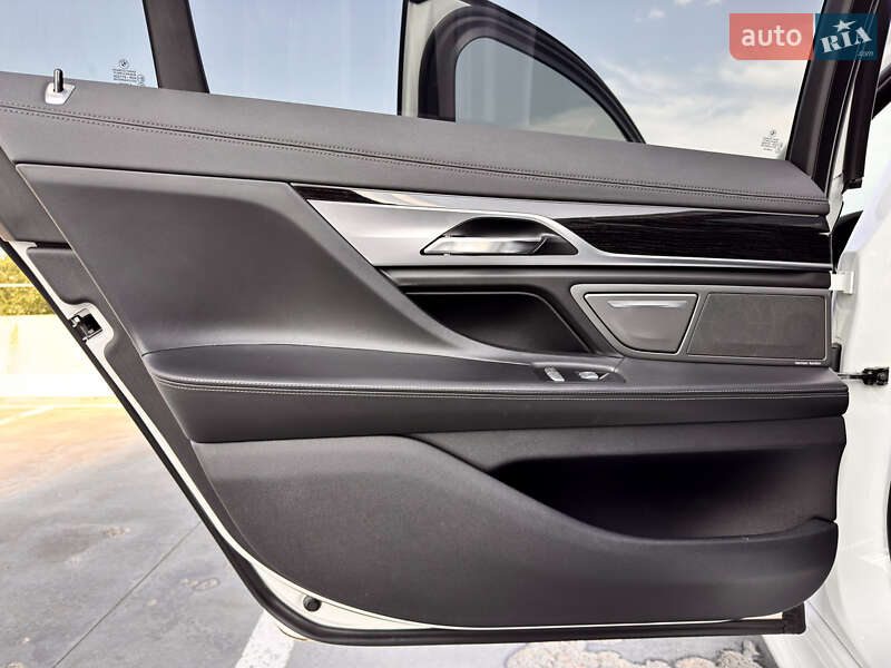 Седан BMW 7 Series 2015 в Киеве фото 17 Седан BMW 7 Series 2015 в Киеве