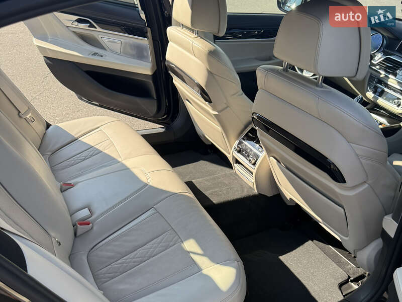 Седан BMW 7 Series 2016 в Киеве фото 18 Седан BMW 7 Series 2016 в Киеве