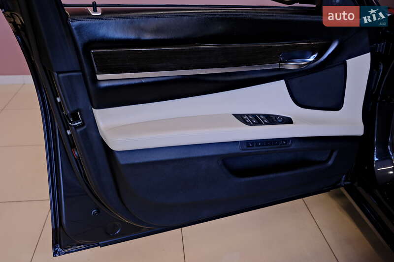 Седан BMW 7 Series 2012 в Одесі
