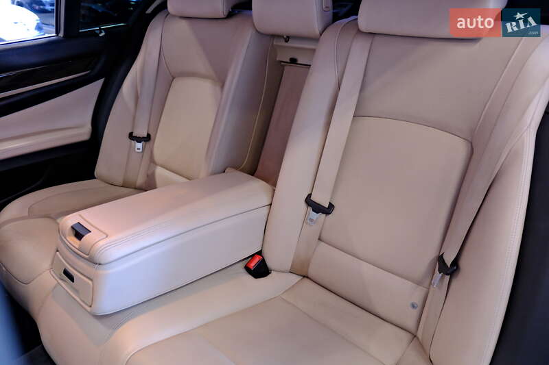 Седан BMW 7 Series 2012 в Одесі