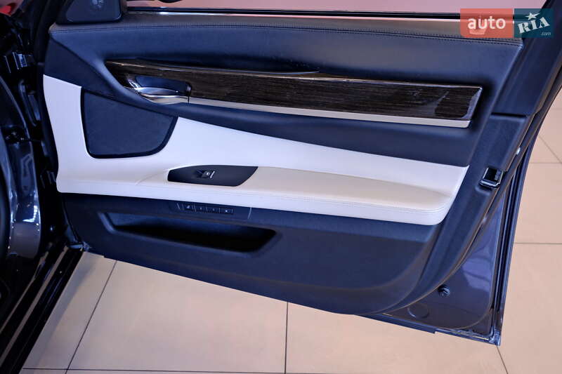 Седан BMW 7 Series 2012 в Одесі