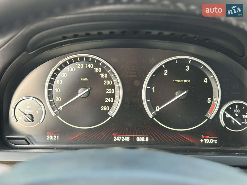 Седан BMW 7 Series 2011 в Львові