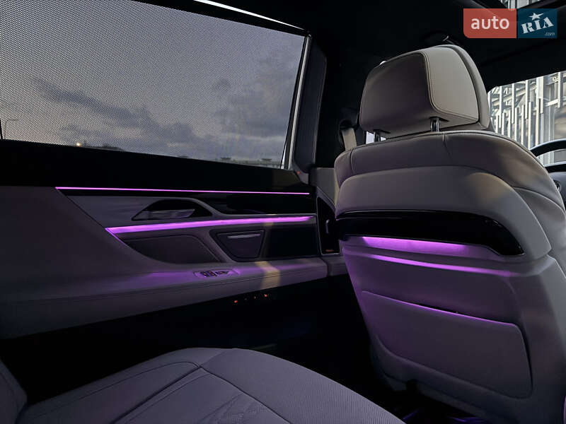 Седан BMW 7 Series 2021 в Киеве