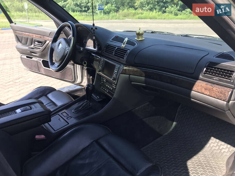 Седан BMW 7 Series 2001 в Новоселице фото 12 Седан BMW 7 Series 2001 в Новоселице