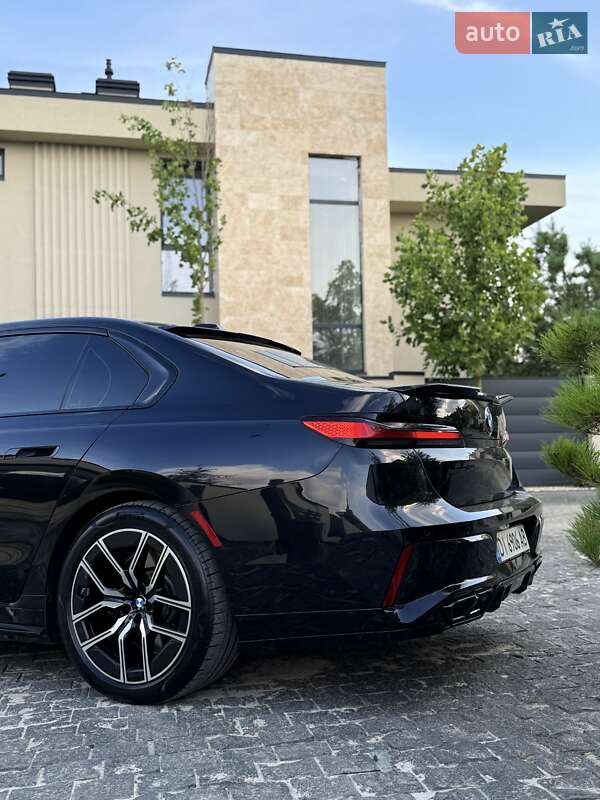 Седан BMW 7 Series 2023 в Львові