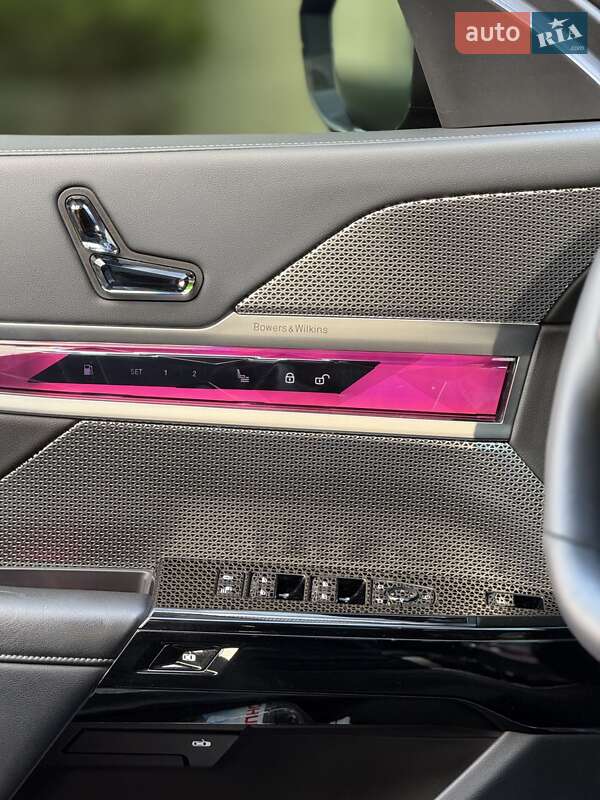 Седан BMW 7 Series 2023 в Львові