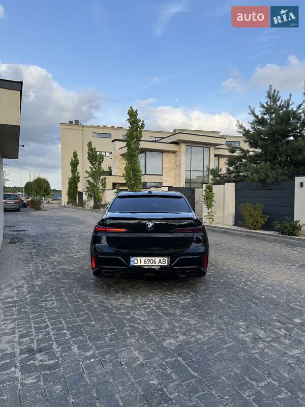 Седан BMW 7 Series 2023 в Львові