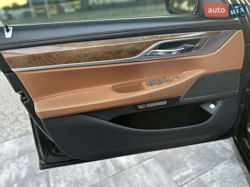 Седан BMW 7 Series 2016 в Виннице фото 24 Седан BMW 7 Series 2016 в Виннице