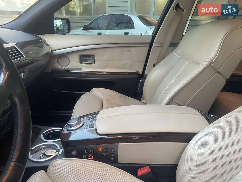 Седан BMW 7 Series 2007 в Днепре