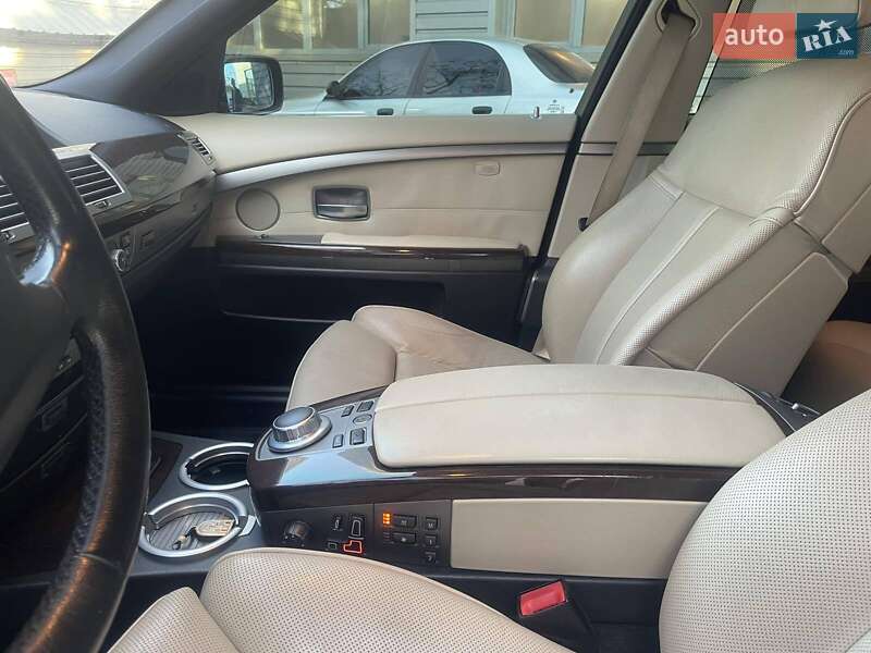 Седан BMW 7 Series 2007 в Днепре