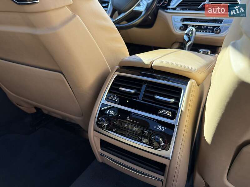 Седан BMW 7 Series 2016 в Киеве