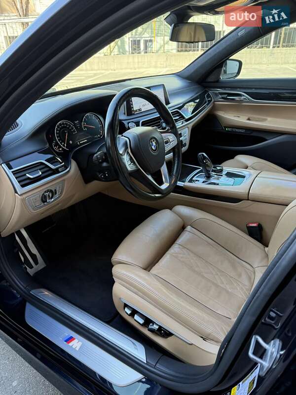 Седан BMW 7 Series 2016 в Киеве