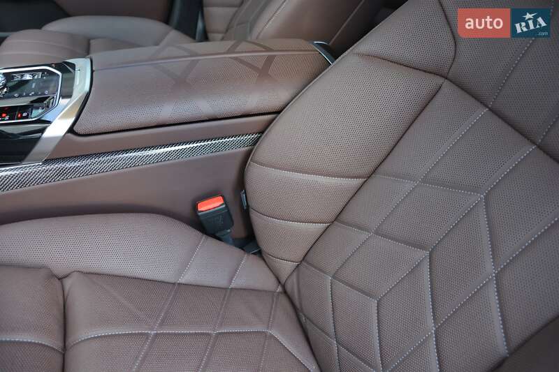 Седан BMW 7 Series 2023 в Києві