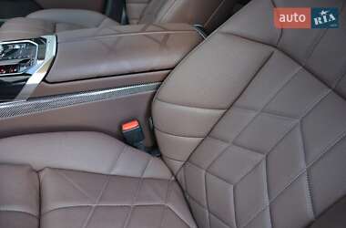Седан BMW 7 Series 2023 в 