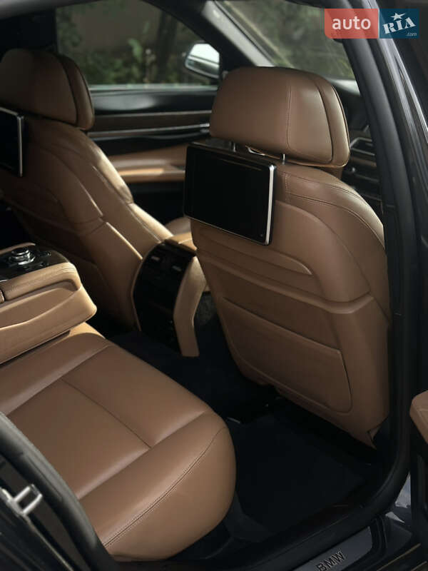 Седан BMW 7 Series 2012 в Богуславе фото 15 Седан BMW 7 Series 2012 в Богуславе