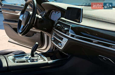 Седан BMW 7 Series 2018 в 