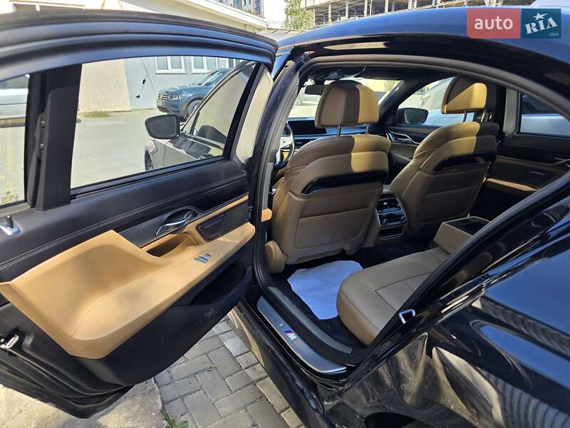 Седан BMW 7 Series 2016 в Черновцах