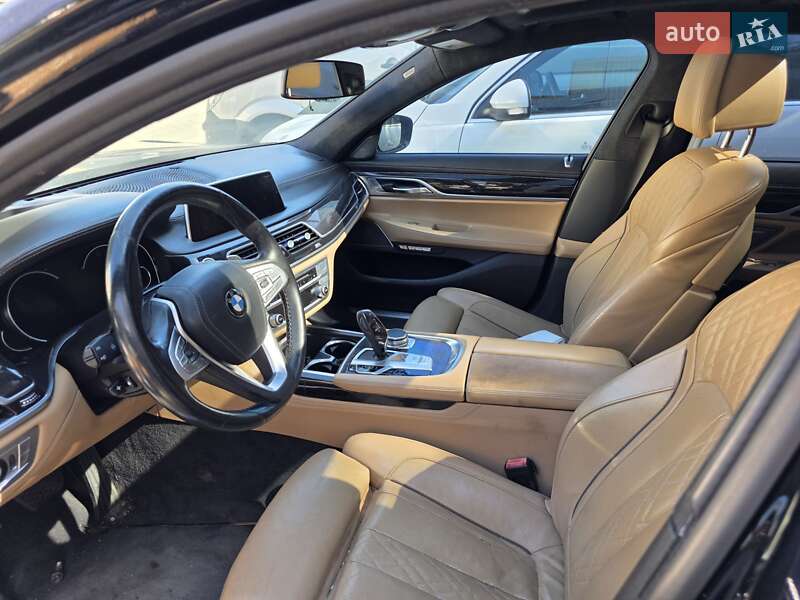 Седан BMW 7 Series 2016 в Черновцах