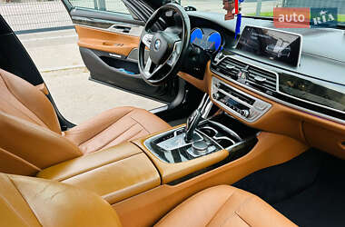 Седан BMW 7 Series 2016 в 