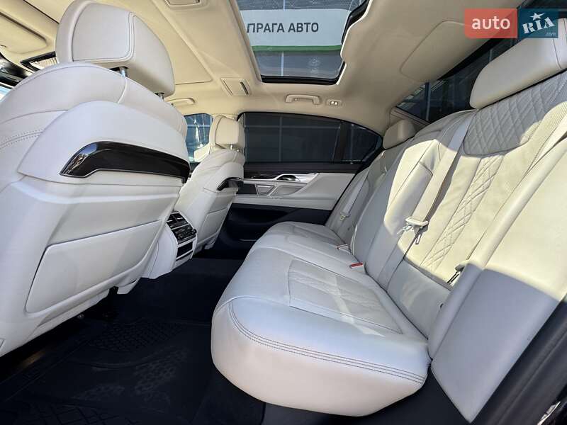 Седан BMW 7 Series 2019 в Киеве