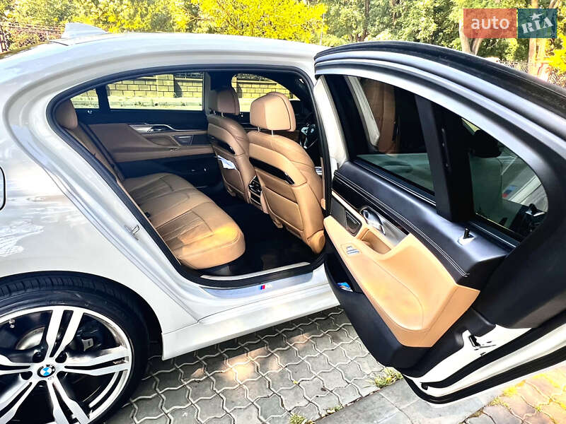 Седан BMW 7 Series 2015 в Одесі